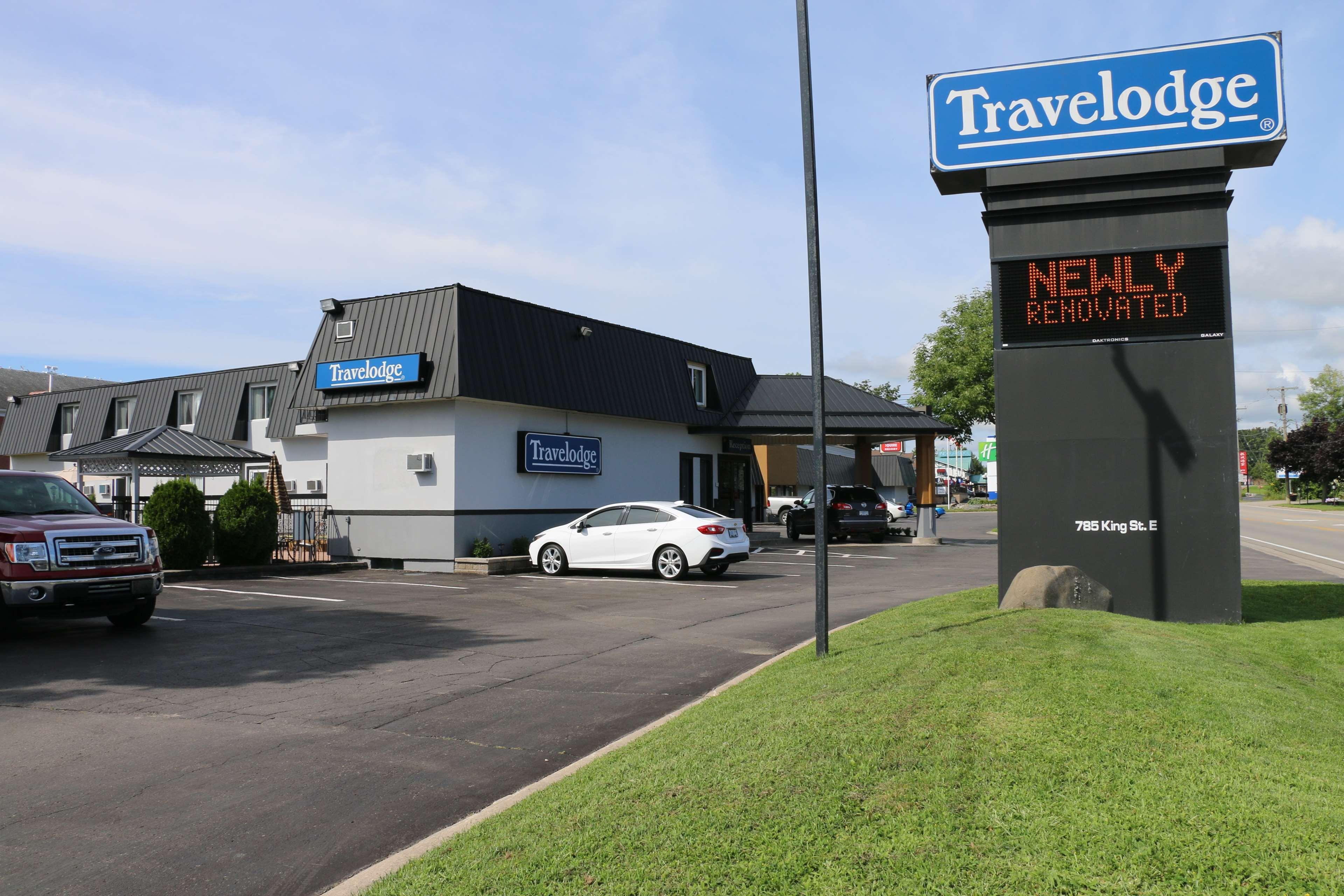 Travelodge By Wyndham Gananoque Exteriör bild