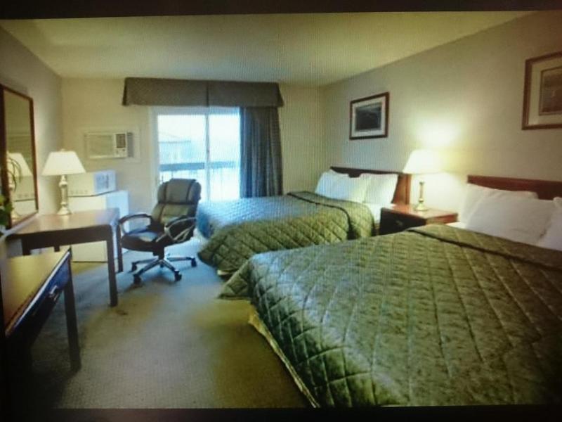 Travelodge By Wyndham Gananoque Exteriör bild
